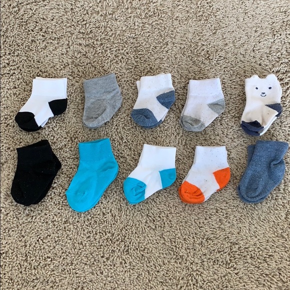(25) Pairs Boys Socks (OshKosh, Carter’s) - Picture 5 of 6